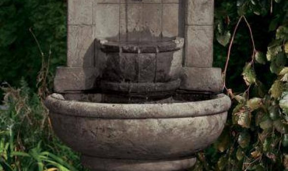 Lion Finial Garden Fountain