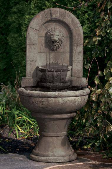 Lion Finial Garden Fountain